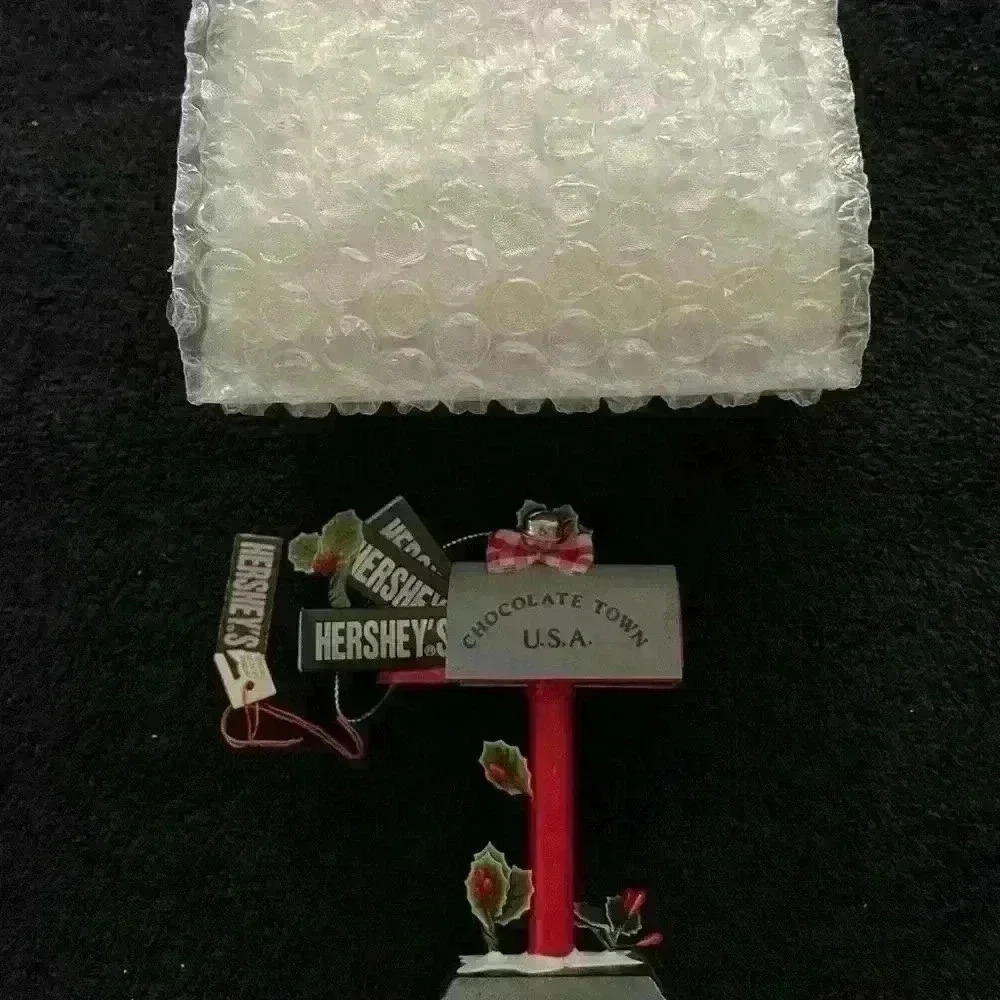 Vintage 1993 Hershey Mailbox Christmas Ornament with Chocolate Bars Wooden used - Picture 6 of 6